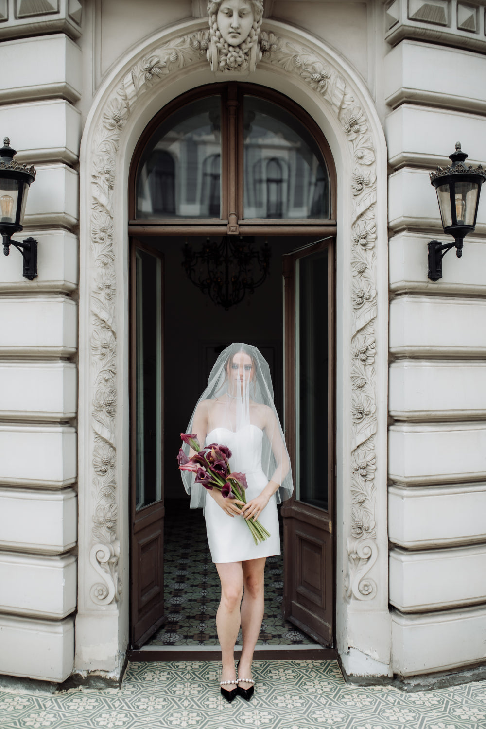 The Elegance of Minimalistic Short Wedding Dresses: Timeless Style for Modern Brides