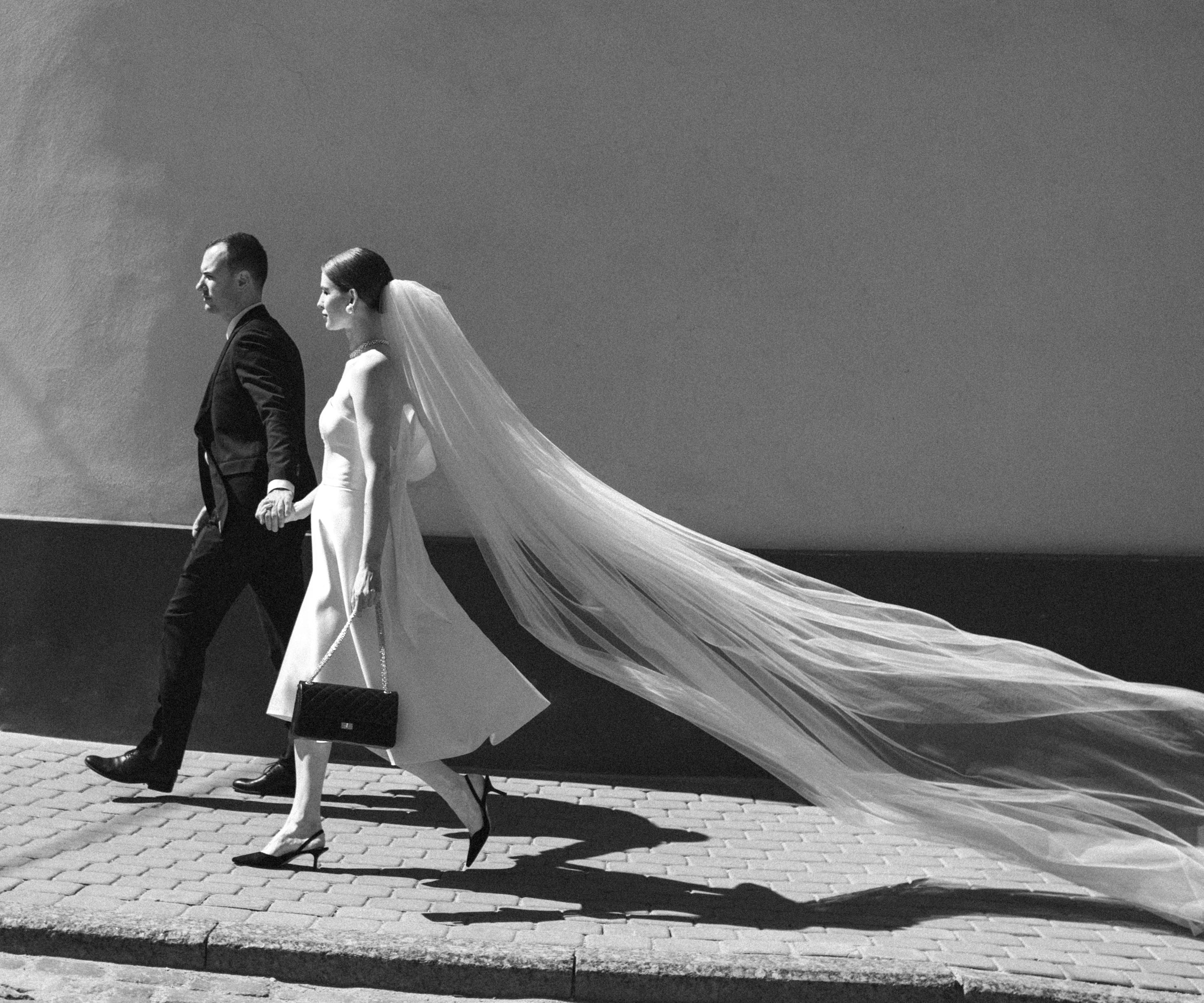 Embracing Elegance: A Guide to the Minimalistic Bride - A Timeless Approach to Wedding Style